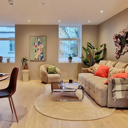 Brand New & High-end 3 Bedrooms 2 Bathrooms 別荘 *