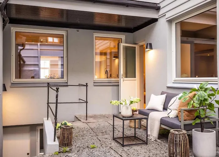 Brand New & High-end 3 Bedrooms 2 Bathrooms