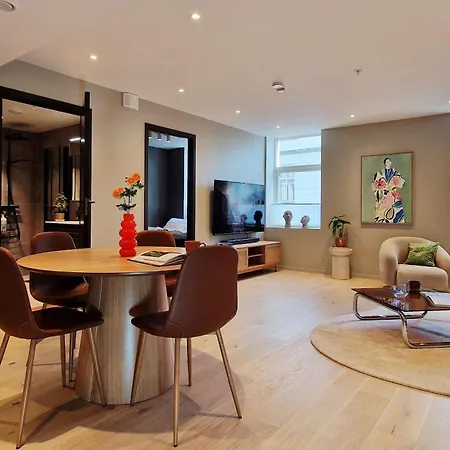 度假居 Brand New & High-end 3 Bedrooms 2 Bathrooms *