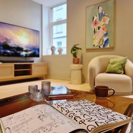 Brand New & High-end 3 Bedrooms 2 Bathrooms * 卑爾根