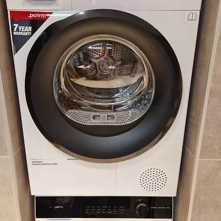 Brand New & High-end 3 Bedrooms 2 Bathrooms *