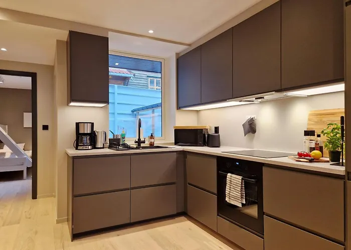 Brand New & High-end 3 Bedrooms 2 Bathrooms * Μπέργκεν