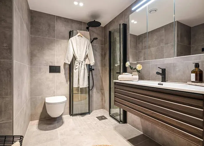 Vakantiehuis Brand New & High-end 3 Bedrooms 2 Bathrooms *