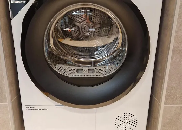 Brand New & High-end 3 Bedrooms 2 Bathrooms *