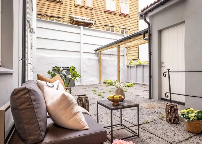 Brand New & High-end 3 Bedrooms 2 Bathrooms * Μπέργκεν