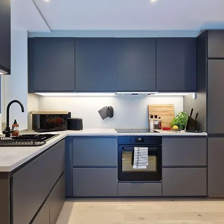 Brand New & High-end 3 Bedrooms 2 Bathrooms Берген